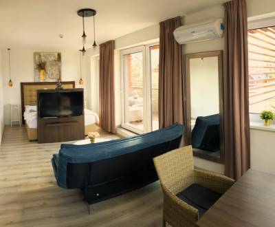 Na predaj veľký 49m2 apartmán Podhájská. 