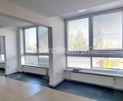 Dobré reality-na prenájom priestory 48,4 m2 a 30,90m2+ kúpelňa s wc, p