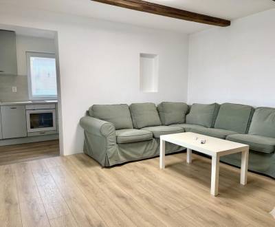 Na predaj 2 izbový murovaný domček, Bratislava, Záhorská Bystrica