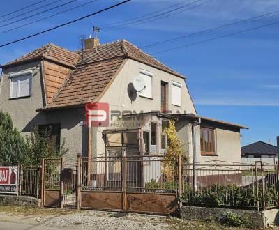 Rodinný dom Slovenský Grob, podpivničený, podkrovie, záhrada