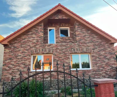 I Predaj štýlového tehlového domu v Rajke pri Bratislave