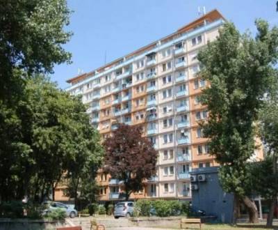 2-izb. byt pri Račianskom Mýte, balkón, 5.p./11