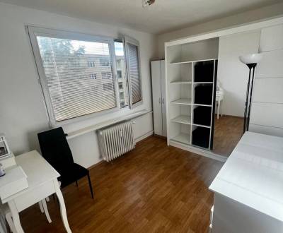 PREDAJ: 2 izb. byt, zrekonštruovaný, ul. J. Baníka - Zvolen