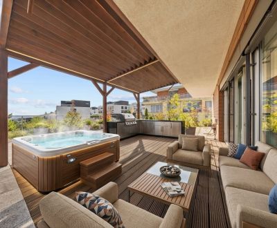 NÁDHERNÝ PENTHOUSE NA KOLIBE S VÝHĽADOM, KTORÝ VÁM VEZME DYCH