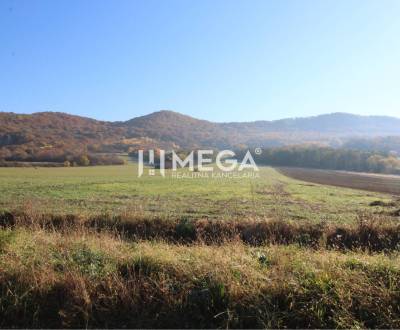 Exkluzívne: Na predaj pozemok v Jasenove