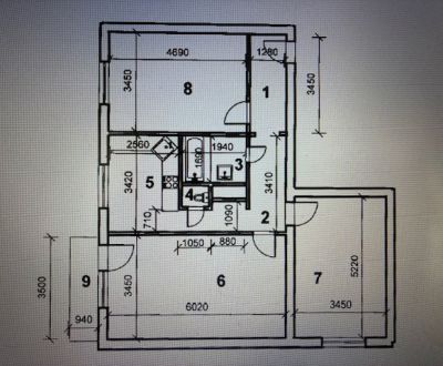 Predám 3 izbovy  byt ILAVA, SNP - 80 m2, dve pivnice, balkón