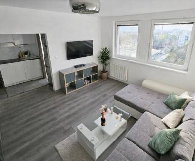 Dvojgarsonka 35 m² s výhľadom – Fedinova, Petržalka | internet v cene