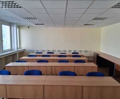 Prenájom kancelárie 49,8 m2 pri POLUS-e na Pluhovej ul.