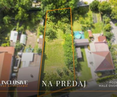 Na predaj priestranný pozemok (828 m²) , Malé Dvorníky