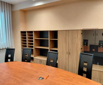 Klimatizovaná kancelária 30 m2 na Studenej ul. pri Zlatých pieskoch