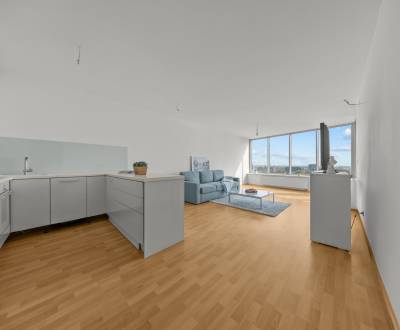 PRIESTRANNÝ 2-IZBOVÝ BYT (64,2 m²) V TOP LOKALITE S LOGGIOU, TRI VEŽE