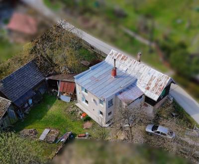 Exkluzívne na predaj rodinný dom, pozemok 745 m2, Petrovice - Setechov