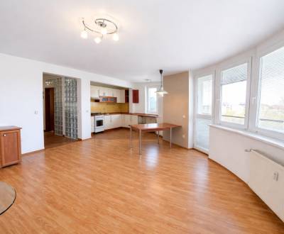 Prenájom veľký 2,5 izbový byt Bratislava IV