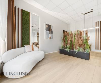 Na prenájom obchodný priestor v centre Dunajskej Stred