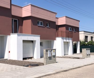 Na predaj 4-izbová novostavba s garážou Šurany