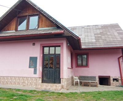 Rodinný dom v Divíne s garážou a letnou kuchyňou