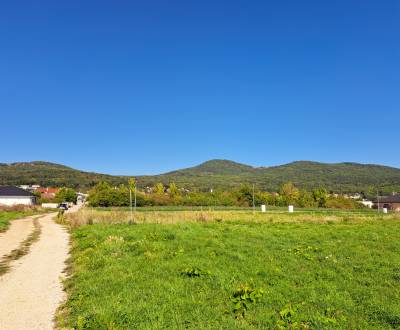 14 stavebných pozemkov v Štitároch s výhľadom na Žibricu