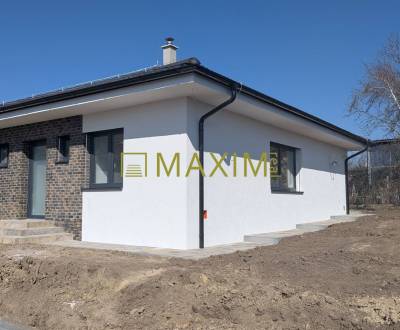 Bungalov v centre obce Cabaj Čápor v štandarde, Wágnerova ulica, Dom č