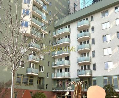 Na skok do centra- 2,5 izb. (75m2) zariadený byt v novostavbe