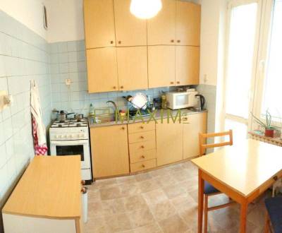 REZERVOVANÝ: 2-izbový byt nedaľeko Račianskeho mýta