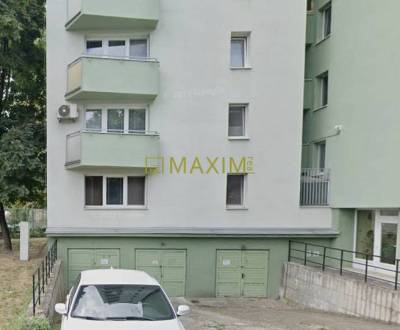 Samostatná garáž na ulici Ružová dolina v Bratislave