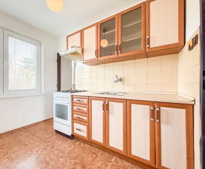 2i byt 54m2 + 20m2 pivnica + pozemok, Hrabovská - Trenčín