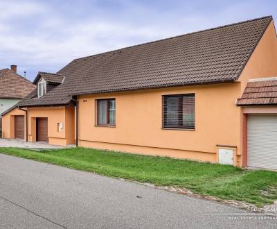 NOVÁ CENA - 5-izbový rodinný dom, dve garáže a krásny pozemok Špačince