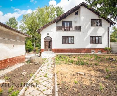 NA PREDAJ 8 IZBOVÝ POSCHODOVÝ RODINNÝ DOM, ŽIHÁREC