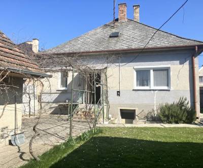 0911 234 656 Predaj rodinný dom v obci Jahodná