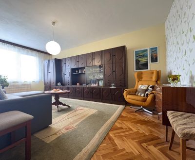Na predaj: CENTRUM veľký 3 izb.byt + BALKON + ŠATNIK