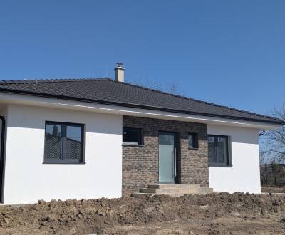 Bungalov v centre obce Cabaj v štandarde, Wágnerova ulica, Dom č.2