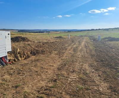 Stavebný pozemok v Štitároch 764 m2 s výhľadom na Nitru