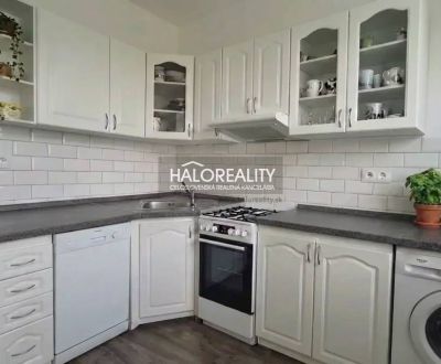 Predaj, trojizbový byt Sečovce, po rekonštrukcií, vo...