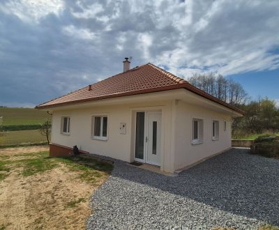 Exkluzívne ponúka na predaj rodinný dom v Jablonke