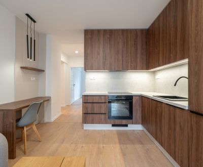 KOMPLETNÁ REKONŠTRUKCIA- 2,5i 54 m² + balkón - Dubnica nad Váhom