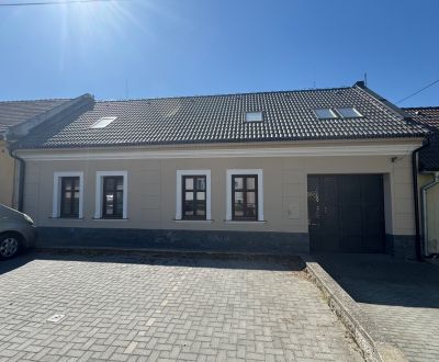 Polyfunkčný objekt v centre Šiah