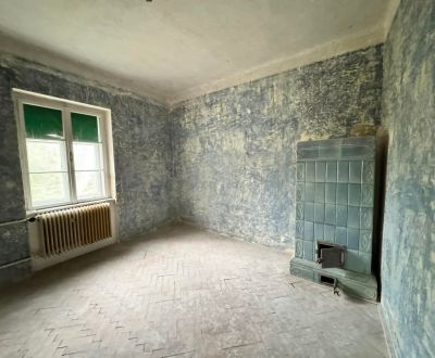 PREDAJ  5 izbový meštiansky byt v centre - KOMÁRNO