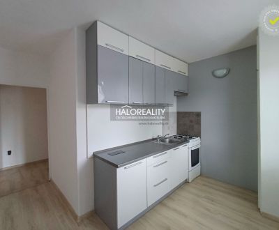 REZERVOVANÉ - Predaj, trojizbový byt Handlová, Centr...