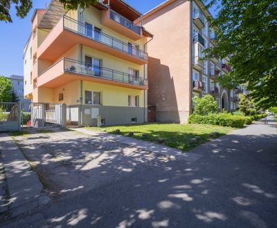 SEVER - 3 izb. TEHLOVÝ BYT 76 m²  + 12 m² BALKÓN. Možnosť kúpy garáže.