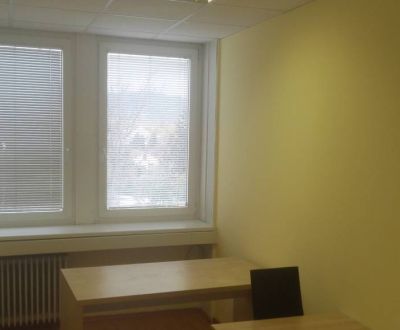 Prenájom kancelárie 22,5 m2 pri POLUS-e na Pluhovej ul.