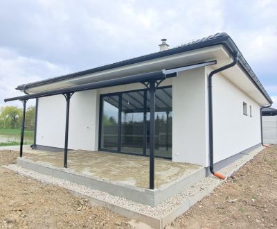 Novostavba pri jazere - 4 izbový rodinný dom v štandarde v obci Selice