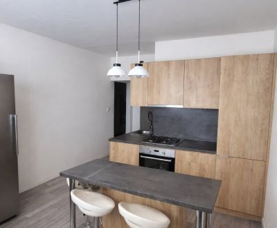 REZERVOVANÉ: 2 izbový krásny byt + so šatníkom+ balkón ,KOMÁRNO