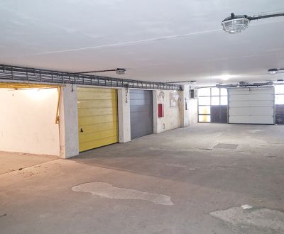 Garáž na ulici Ľ. Fullu