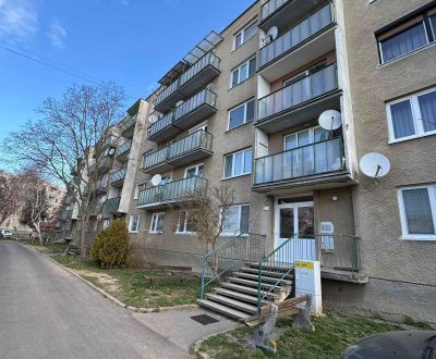 Na prenájom zrekonštruovaný 1-izbový byt s balkónom v Šahách