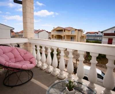 Vodice(HR)-Kompletne zariadený 3 izbový apartmán