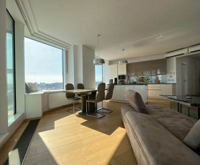 PANORAMA CITY - 3i byt s výhľadom na hrad, 26.p. 97m2, 2 kúpeľne