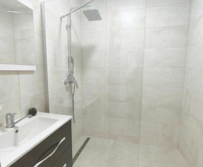 REZERVOVAVÝ - Priestranný , svetlý 3 izbový byt po rekonštrukcii 