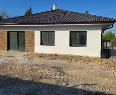 Bungalov v centre obce Cabaj Čápor, Wágnerova ulica, Dom č.1