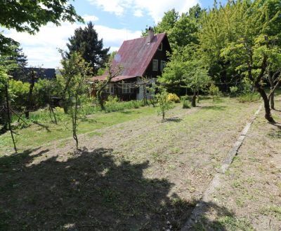 Slnečný pozemok s chatou-Modra Harmónia