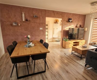 Moderný 2-izbový byt s terasou v centre Malaciek